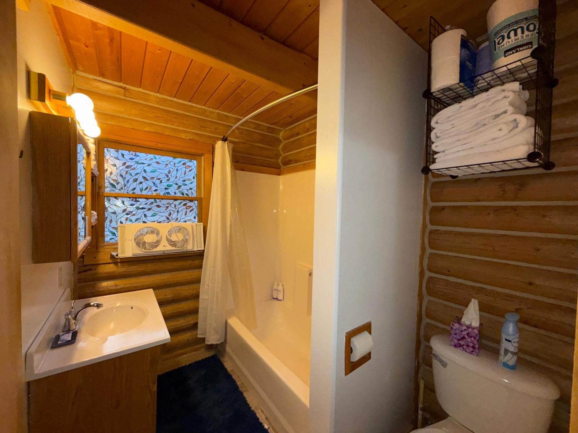 Talkeetna Log Cabin With Hot Tub Unit 2 Zewnętrze zdjęcie